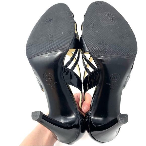 CHANEL CC LOGO BLACK PATENT LEATHER SANDALS HEELS EU 39 / US 9 - Picture 6 of 10